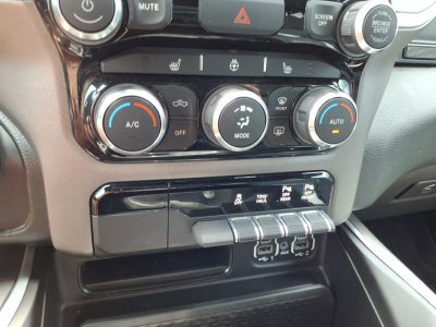 2022 RAM 1500 Big Horn Crew Cab 4x4 5'7" Box