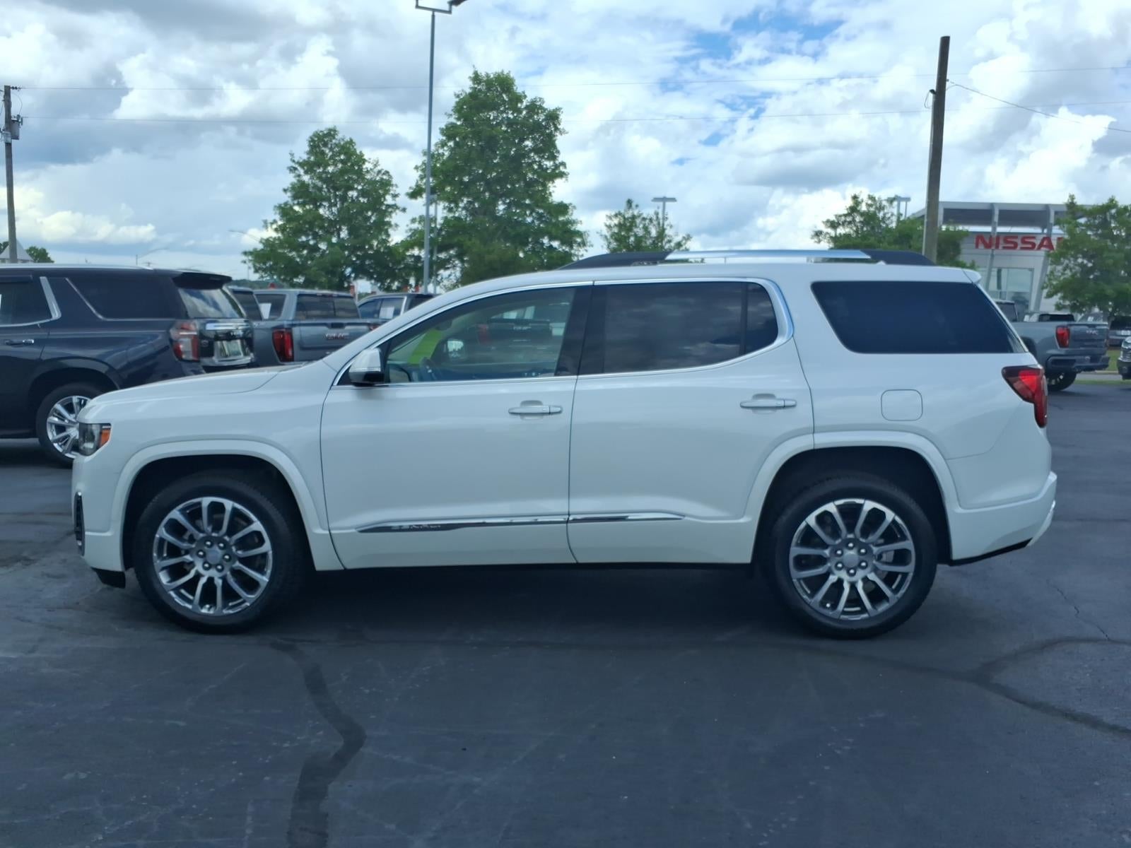 2023 GMC Acadia Denali