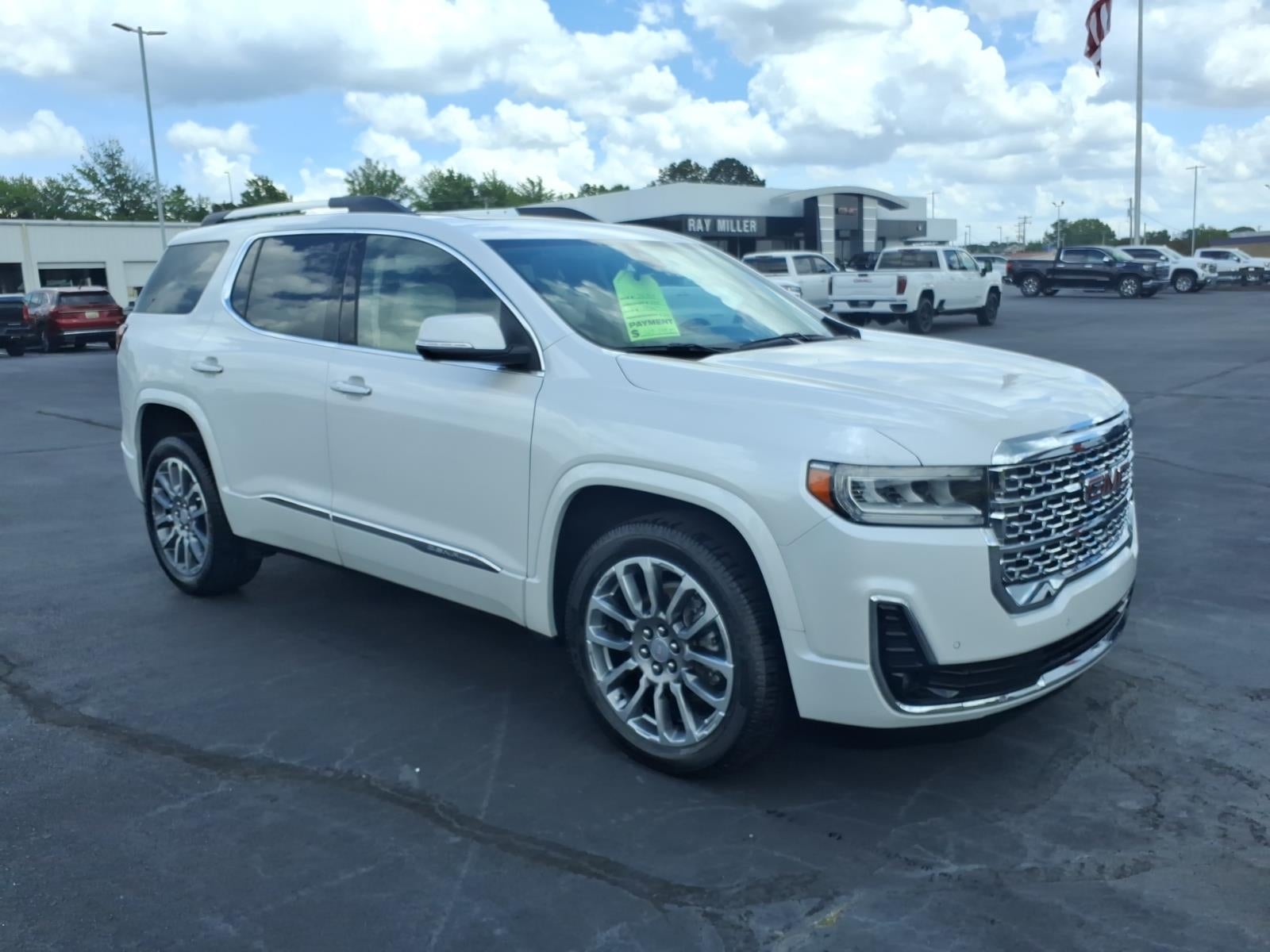 2023 GMC Acadia Denali