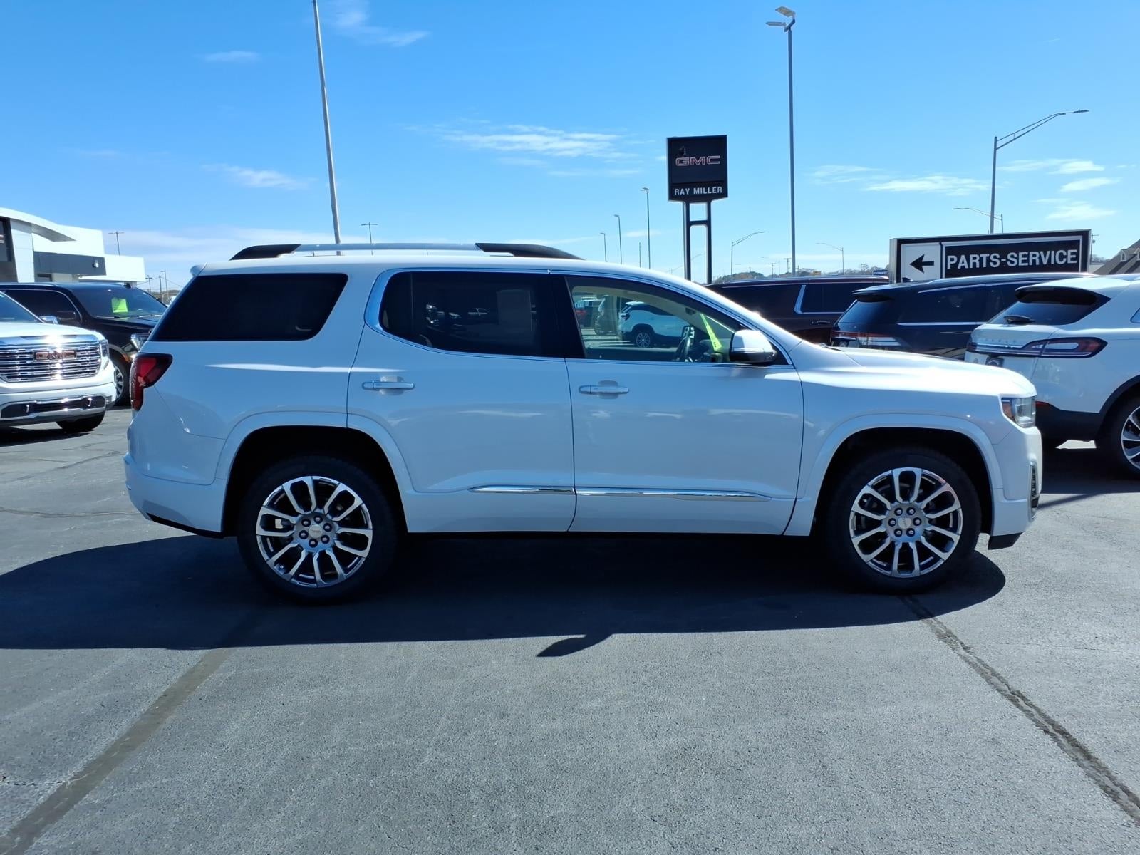 2023 GMC Acadia Denali